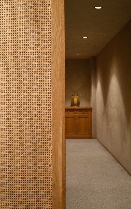 Inspired from traditional, hand-carved panels, these repurposed wall finishes add a beautiful layer of decor to the minimalist environment. 